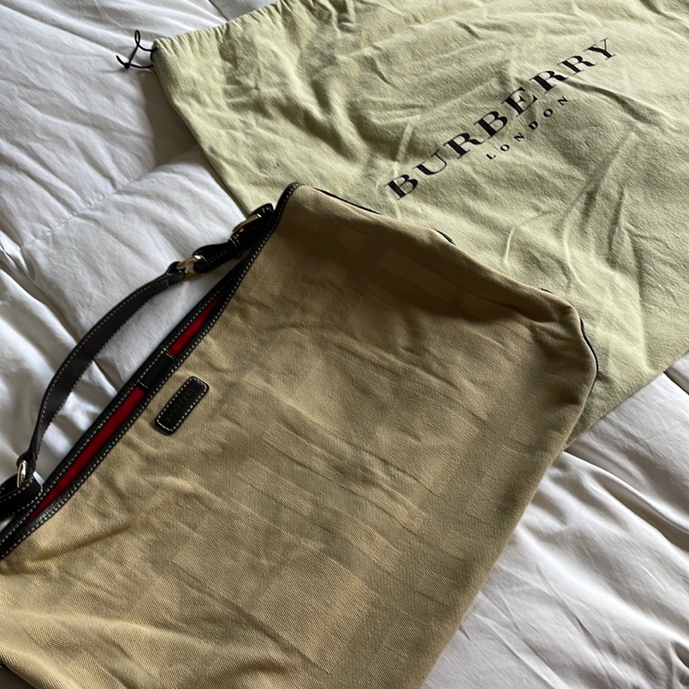 Authentic Burberry Tote. - image 2